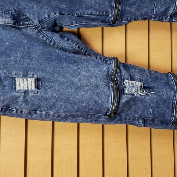 CR24 Men’s Distressed Zipper Jeans | Size 40 | Straight Leg Blue Denim - Picture 4 of 11